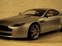 1:18 Auto Art Aston Martin Vantage V8 2005 Titanium Silver. Subida por indexqwest